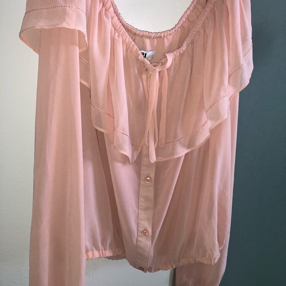 blouse - Picture 3 of 3